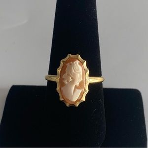 Vintage Sarah Coventry 1/20 12k gold filled cameo ring